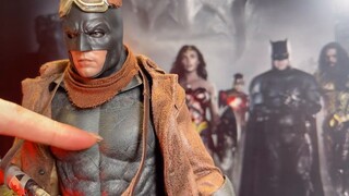 Hottoys Zack Snyder Justice League Superman & Batman Set Sharing