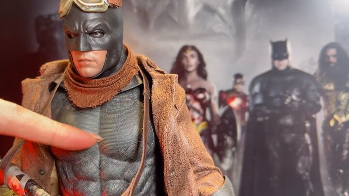 การแชร์ฉาก Justice League Superman และ Batman ของ Hottoys Zack Snyder