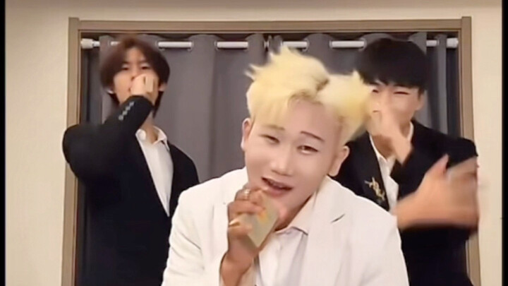 Siêu quản trị viên cười, Vương Biên Ngưu kêu to cả phút mới chịu khóa.