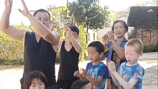 Sapiens TV: Có con chỉ để kiếm tiền