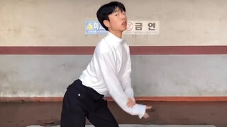 Thêm một bài hát khác vào bài hát bãi đậu xe! Bản cover Psycho của Red Velvet