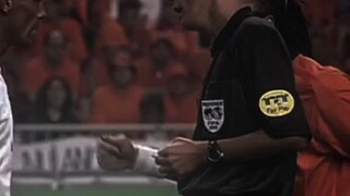 wasit paling ditakuti (Pierluigi Collina)