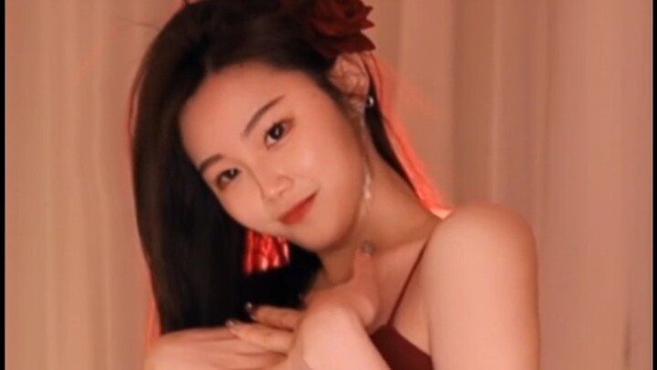 Bisakah aku berjalan ke arahmu dengan cahaya merah yang menyebar?