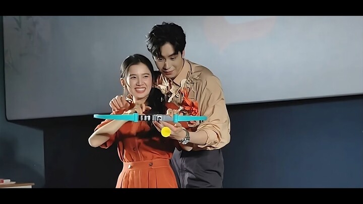 The sweet interactions between Hu Yitian and Zhang Jingyi were cheered by the audience.