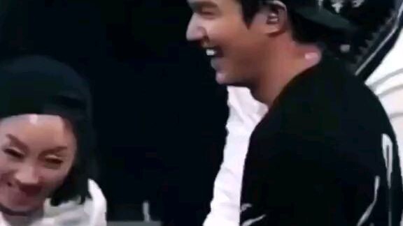 my oppa dancing 💞😘