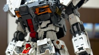 Japanese man made a Bull Gundam out of Lego