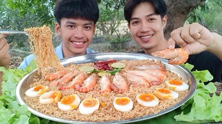 กินมาม่าต้มยำกุ้งนํ้าข้น ถาดใหญ่ไส่ไข่ยางมะตูมกุ้งแม่นํ้า อร่อยแบบสุดๆ.