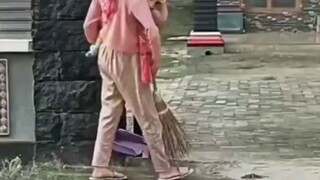 RUMPUT TETANGGA LEBIH SEGAR DI PAGI HARI❗❗❗