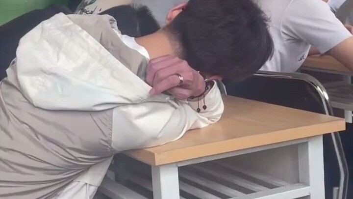 Adegan kematian sosial mahasiswa kontemporer: Bisa hidup meski pindah ke planet lain