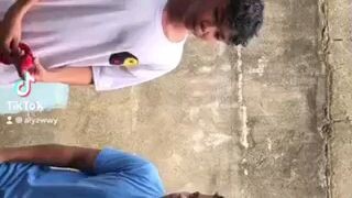 Kulit ng mga barkada ko
