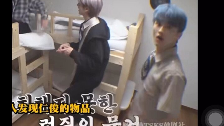 “ไลฟ์สตรีมห้องพักนักศึกษา” เรื่องที่หลี่หม่าเค่อสบายเกินไปตอนอัดรายการจนถึงขั้นยกเสื้อขึ้นเลย!