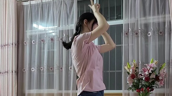 Suka banget sama cover dancenya