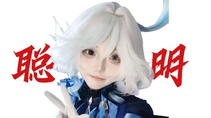 Fufu terjebak di dinding karena jambulnya?!