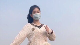 村里的灵魂舞者 跳的什么我也不知道