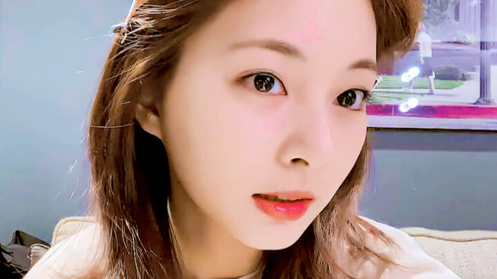 【Sub Indo YuBar】Tur Dunia Ke-4 TWICE oleh Zhou Ziyu – Vlog Ziyu Tanpa Riasan yang Sangat Cantik – TW