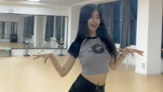 I am a Queencard.You wanna be the Queencard?
