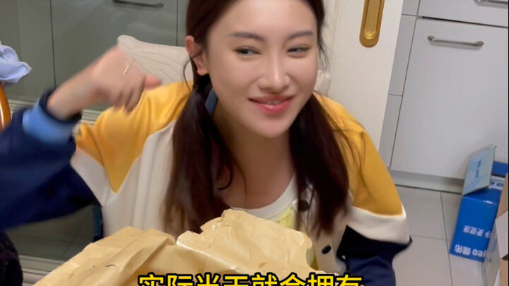 حب أمي كله يتجلى في أفعالها.