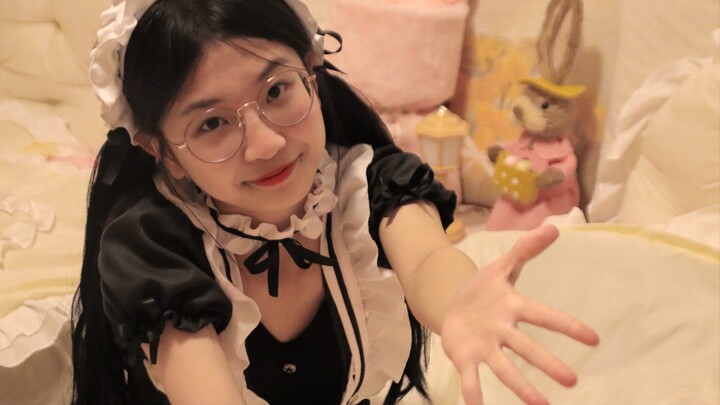 Can I cheer up my master? | Maid Home Photos: This Maid Isn't Very Smart