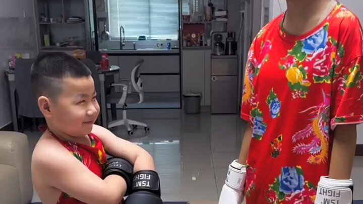 【Nguyên tác của Lão Đại, Lão Nhị, Tiểu Lão Tam】Video mới nhất đã lên sóng, nhanh tay xem ngay!