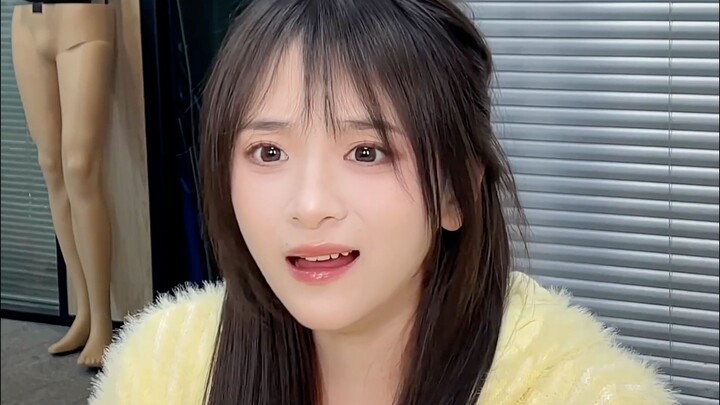 Con gái đi làm phát điên có mất đi sức hút không?