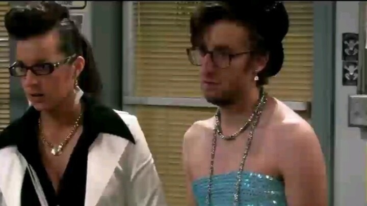 [2 Broke Girls] Sissy "tough" guys will throw you out