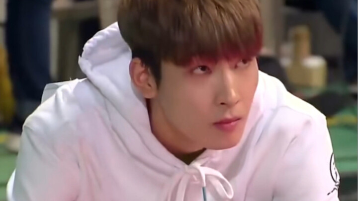 You’ll never get tired of watching Little Seventeen’s relay race—it’s pure youthful passion!