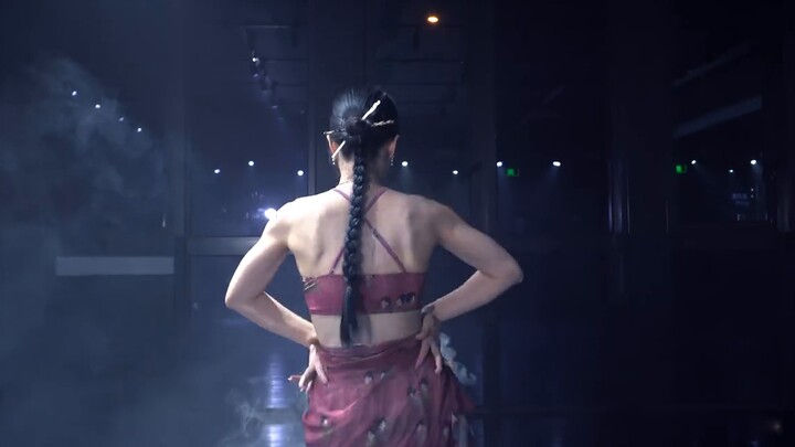 The beauty is drunk, her face is flushed