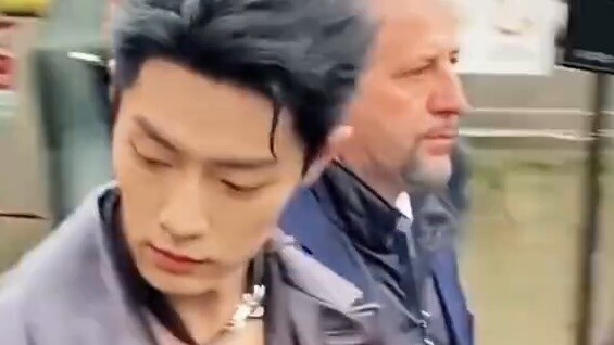 Xiao Zhan really likes "ugly things"! Don't say, this dog looks quite mature (ಡωಡ)