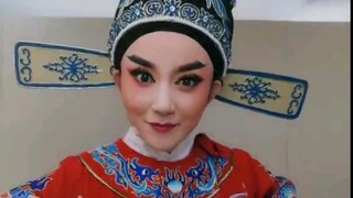 天天给妈妈送花自己抱着不撒手