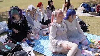 HUGE Jfashion Cherry blossom picnic in Tokyo 🇯🇵
