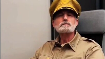 Film dokumenter berskala besar "Tuan Muda Palsu dari Cincin Karet" akan terus ditayangkan untuk Anda