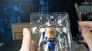 Dầu gội giảm tới 300? Đánh giá Bandai Kamen Rider Ultra Fox SHF GAZER