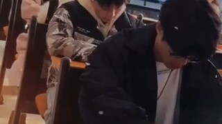 监考老师:无法锁定目标