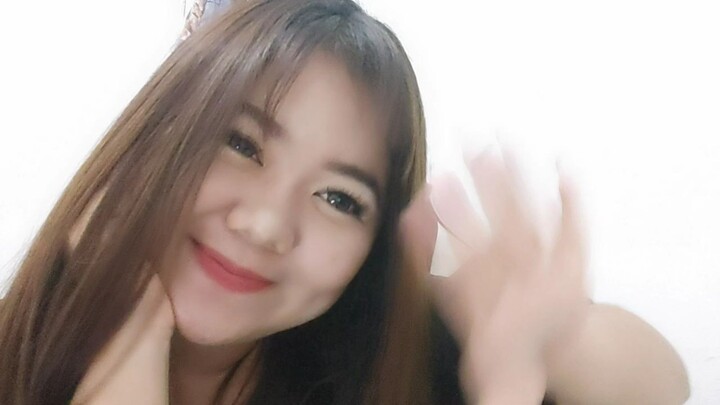 hi semua nya yang belum follow jangan lupa follow dan mampir di live aku ya.aku tunggu🥰🤗