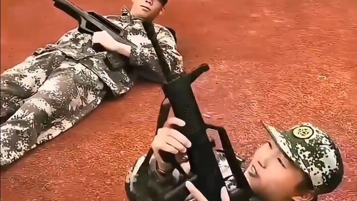 Kế hoạch Bảo Vệ Súng Của Anh Lính Trong Pseudo Military TV