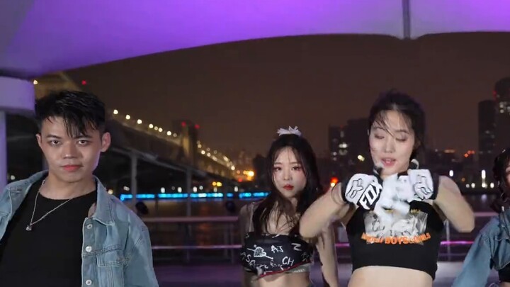 [4k] Fierce meow punch? Sister with abdominal muscles! The all-time ANTIFRAGILE cover dance. Is this