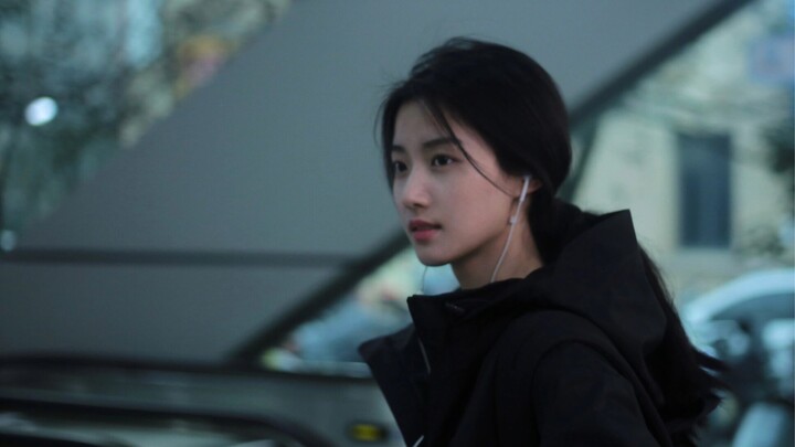 Lục Vũ Tiêu tìm đâu ra những bộ trang phục đẹp và giá cả phải chăng này?