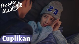 My Girlfriend is an Alien S2 | Cuplikan EP05 Kenapa Xiaoqi Jadi Takut Begitu? | WeTV【INDO SUB】