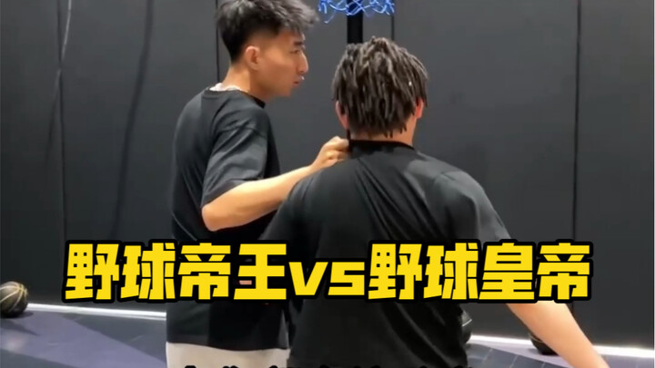 Ân oán tình thù giữa Hoàng đế bóng chày và Thiên hoàng bóng chày