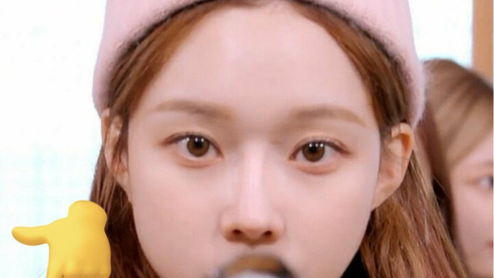 Winter hoảng loạn một mình vì lo lắng bản thân sẽ trở thành kẻ ngốc