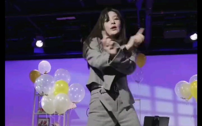 Red Velvet 涩琪西装版 《QUEENDOM》