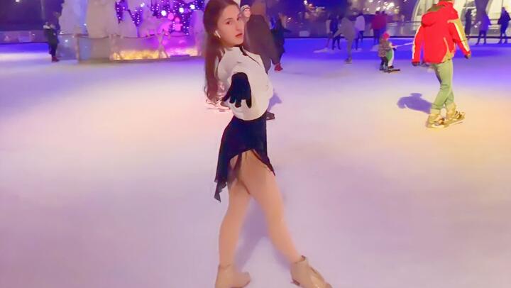 [Sports]A Ukrain girl skating to the song <Mo He Wu Ting>