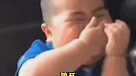 高铁上厕所结果门开了，丢死人了