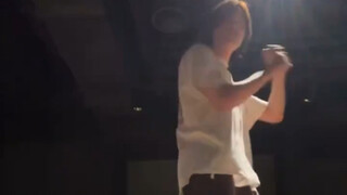 TREASURE-Su Tinghuan học nhảy live bài "BATTER UP" của Baoguai