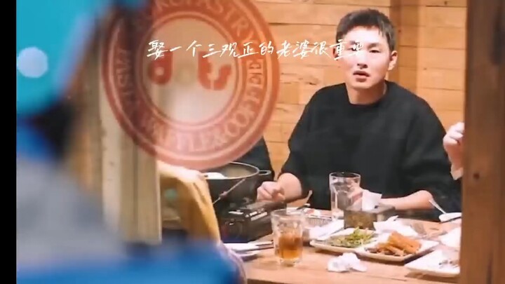 Quan niệm sống khác nhau nhưng vẫn tôn trọng nhau: “Có bạn ở đây là ngọt ngào rồi!” Không kiêu căng 