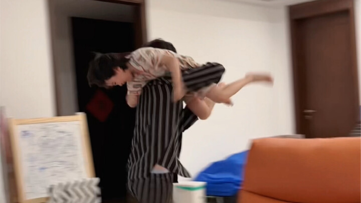 กางเกงยีนส์ตัวนี้ร้องไห้แล้ว