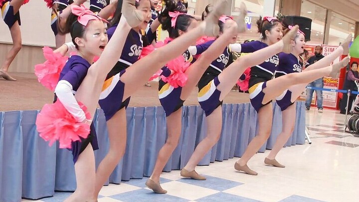 日本小学生拉拉队舞踏表演9