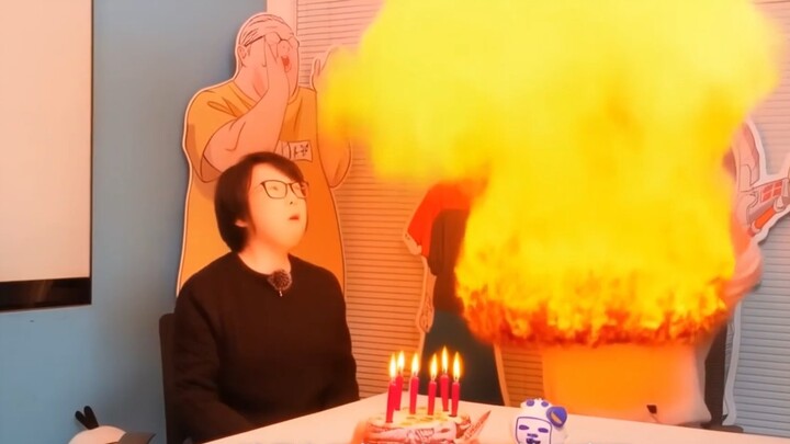 【ai】Pingzi celebrates Fanshi’s birthday