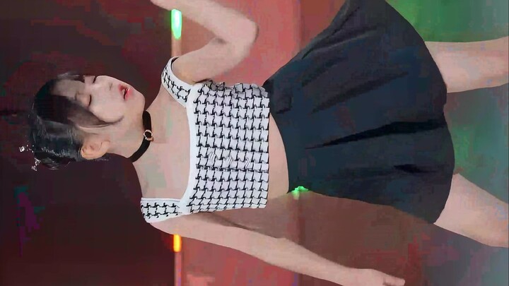 Korean Dance by Elementary School Students: VIVIZ – “MANIAC”