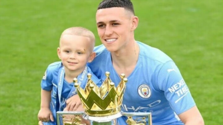 Ronnie’s clearly a social butterfly! Adorable—and he’s obsessed with collecting photos of “meat past